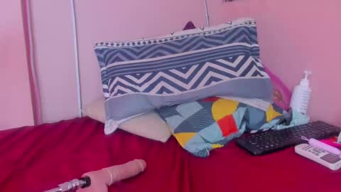 Snapshot of scarleth_blonde chatting on 01.18.25 SCARLETH online show from 01.18.25