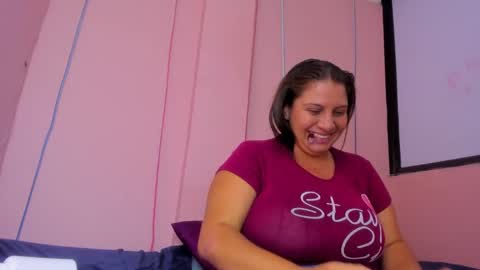 Snapshot of scarleth_blonde chatting on 01.21.25 SCARLETH online show from 01.21.25