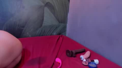 Snapshot of scarleth_blonde chatting on 02.01.25 SCARLETH online show from 02.01.25