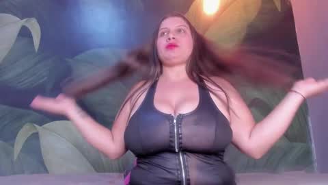 Snapshot of scarleth_blonde chatting on 02.28.25 SCARLETH online show from 02.28.25