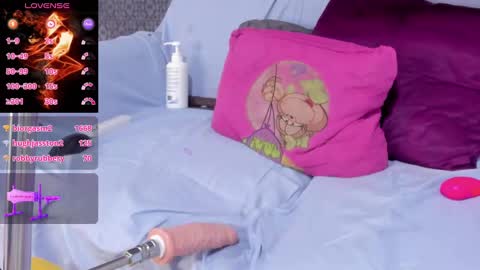 Snapshot of scarleth_blonde chatting on 03.10.25 SCARLETH online show from 03.10.25