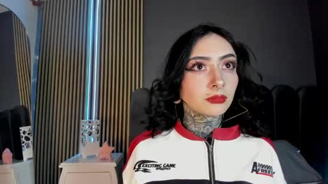 Snapshot of scarleth_fg_ chatting on 04.27.26 Scarleth online show from 04.27.26