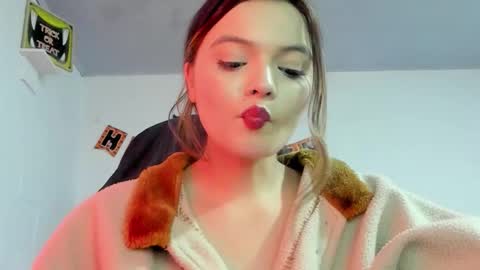 Snapshot of scarleth_owens1 chatting on 10.22.25 online show from 10.22.25