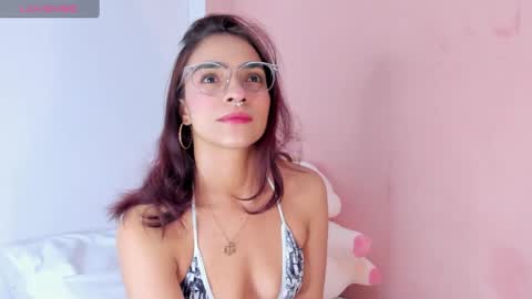 I am  Scarleth  Check mi profile online show from 01.23.25