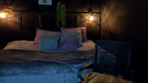 Snapshot of scarleth_shadow chatting on 09.12.25 SCARLETH online show from 09.12.25