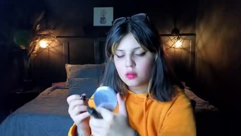 Snapshot of scarleth_shadow chatting on 09.14.25 SCARLETH online show from 09.14.25