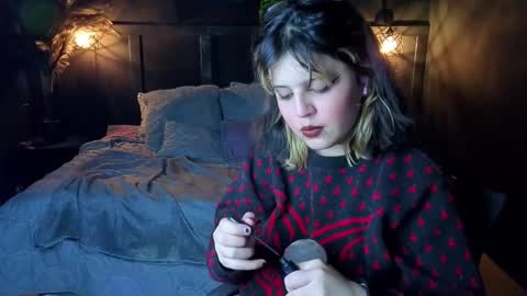 Snapshot of scarleth_shadow chatting on 09.18.25 SCARLETH online show from 09.18.25