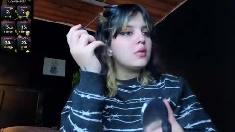 Snapshot of scarleth_shadow chatting on 09.20.25 SCARLETH online show from 09.20.25