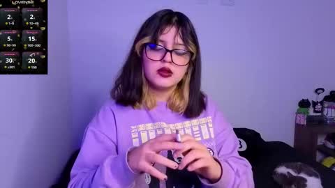 Snapshot of scarleth_shadow chatting on 10.10.25 SCARLETH online show from 10.10.25