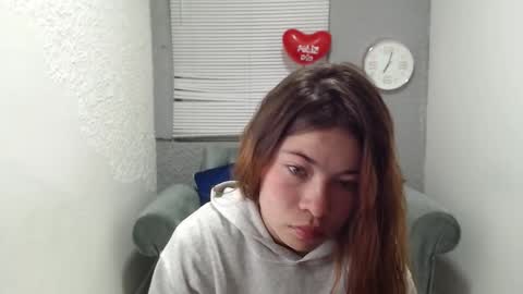 Snapshot of scarlethsexy69 chatting on 09.26.25 scarlethsexy69 online show from 09.26.25