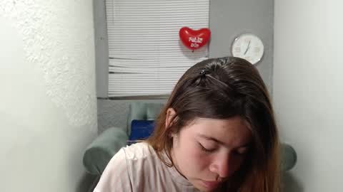 Snapshot of scarlethsexy69 chatting on 09.29.25 scarlethsexy69 online show from 09.29.25