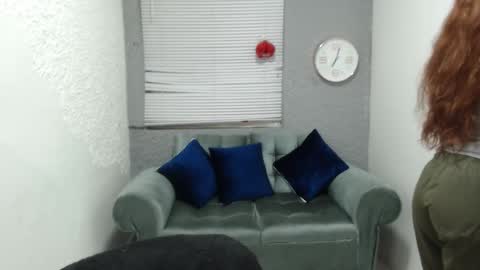 Snapshot of scarlethsexy69 chatting on 10.15.25 scarlethsexy69 online show from 10.15.25