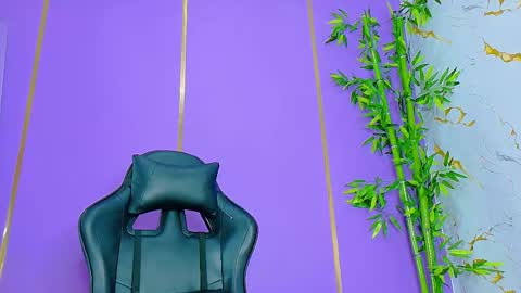 Snapshot of scarletjonesx chatting on 10.06.25 Denis online show from 10.06.25