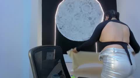 Scarlet online show from 10.17.25