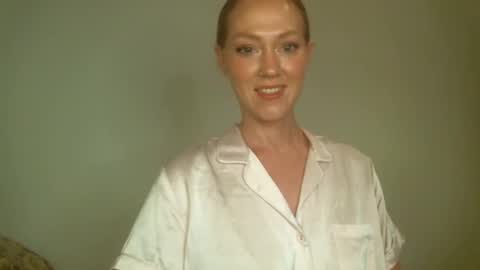 Scarlet Satine online show from 02.10.25