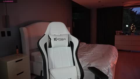 juli online show from 12.02.25