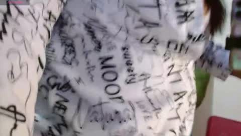 Snapshot of scarlett__jhonson chatting on 10.20.25 Scarlett online show from 10.20.25