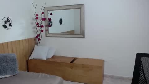 Snapshot of scarlett_adams__ chatting on 05.19.26 scarlett_adams__ online show from 05.19.26