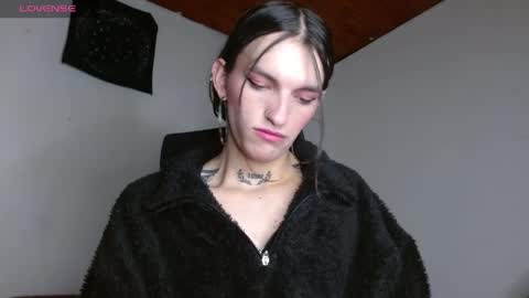 Snapshot of scarlett_crastrawberry chatting on 04.24.26 scarlet online show from 04.24.26