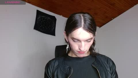 Snapshot of scarlett_crastrawberry chatting on 04.25.26 scarlet online show from 04.25.26