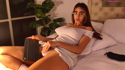 Scarlett Grand online show from 09.20.25