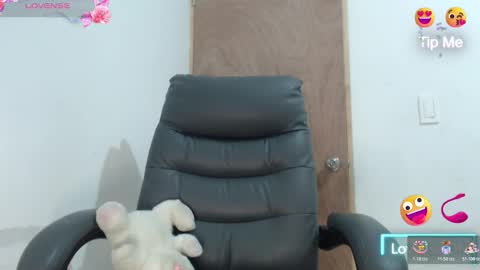 Scarlett online show from 11.26.25