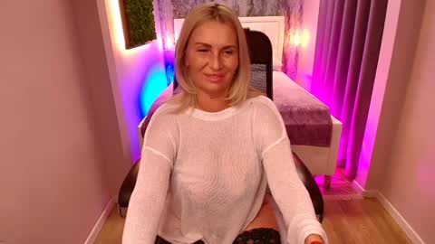 Snapshot of scarlett_mai chatting on 02.07.25 Scarlett online show from 02.07.25