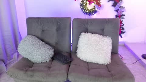 Snapshot of scarlett_mgc chatting on 12.13.24 Scar Jacob online show from 12.13.24