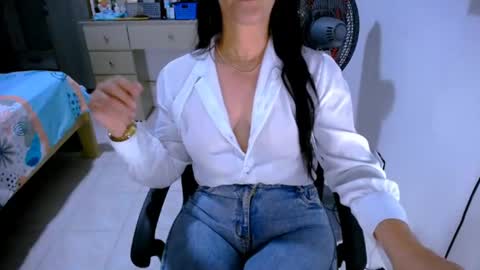 Snapshot of scarlett_sex2 chatting on 06.26.26 scarlet online show from 06.26.26