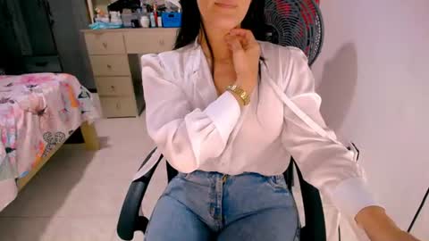 Snapshot of scarlett_sex2 chatting on 06.29.26 scarlet online show from 06.29.26