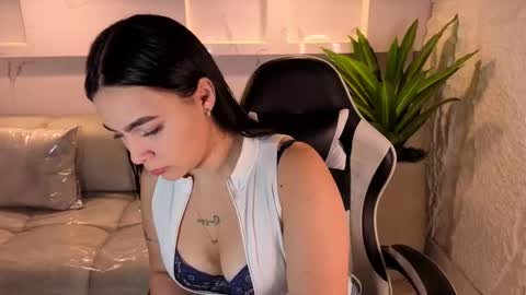 Scarlett online show from 12.22.25