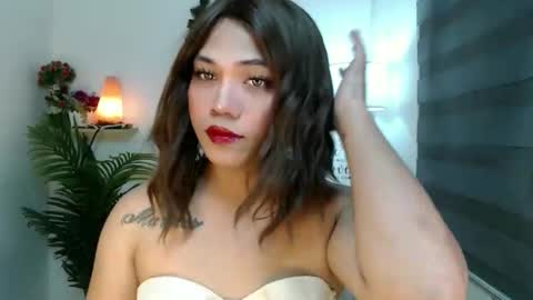 Snapshot of scarlett_sofia69 chatting on 10.22.25 online show from 10.22.25