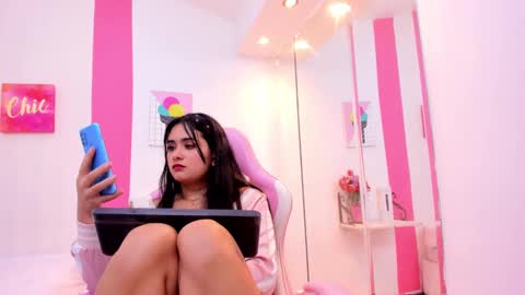 Snapshot of scarlette_15 chatting on 12.15.24 Scarlette online show from 12.15.24