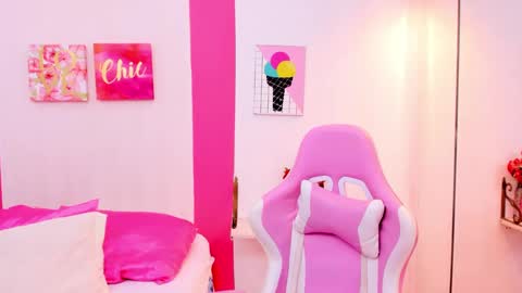 Snapshot of scarlette_15 chatting on 12.30.24 Scarlette online show from 12.30.24