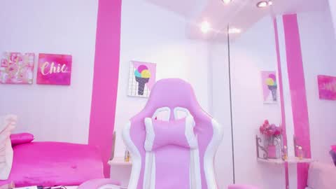 Snapshot of scarlette_15 chatting on 02.26.25 Scarlette online show from 02.26.25