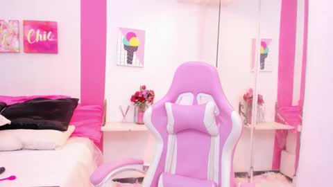 Snapshot of scarlette_15 chatting on 02.27.25 Scarlette online show from 02.27.25