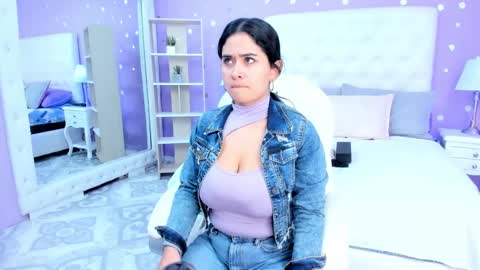 Snapshot of scarlette_15 chatting on 09.19.25 Scarlette online show from 09.19.25