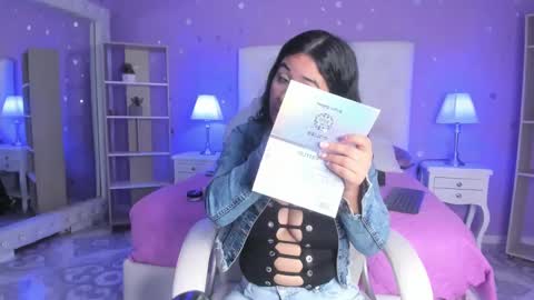 Snapshot of scarlette_15 chatting on 09.26.25 Scarlette online show from 09.26.25