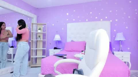 Snapshot of scarlette_15 chatting on 10.25.25 Scarlette online show from 10.25.25