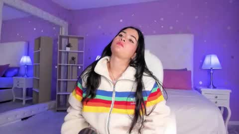 Snapshot of scarlette_15 chatting on 11.01.25 Scarlette online show from 11.01.25