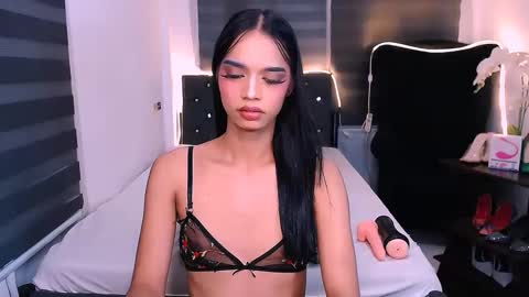 Snapshot of scarlette_sluttish_princess chatting on 12.22.24 scarlette online show from 12.22.24