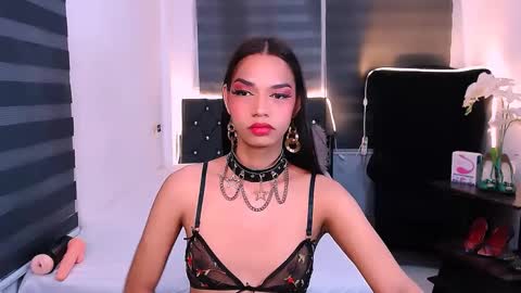 Snapshot of scarlette_sluttish_princess chatting on 01.28.25 scarlette online show from 01.28.25