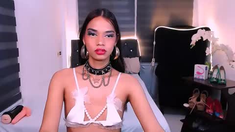 Snapshot of scarlette_sluttish_princess chatting on 02.07.25 scarlette online show from 02.07.25