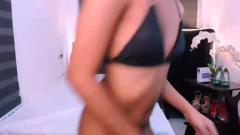 Snapshot of scarlette_sluttish_princess chatting on 02.15.25 scarlette online show from 02.15.25