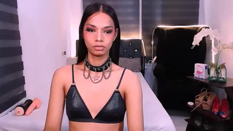 Snapshot of scarlette_sluttish_princess chatting on 02.28.25 scarlette online show from 02.28.25