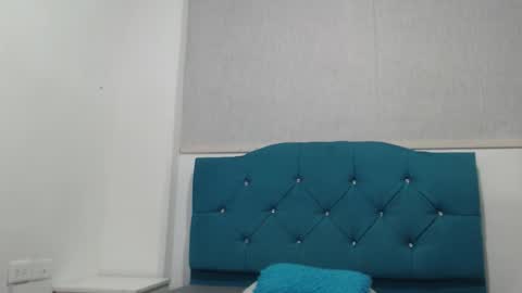 Snapshot of scarletth_foxx chatting on 10.24.25 scarletth_foxx online show from 10.24.25