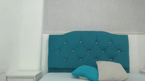 Snapshot of scarletth_foxx chatting on 10.27.25 scarletth_foxx online show from 10.27.25