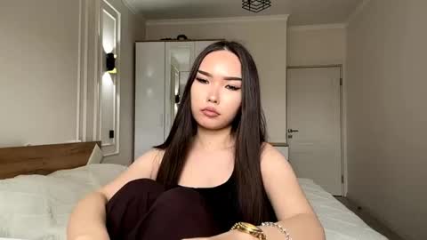 scarlettleszczynski online show from 04.11.26