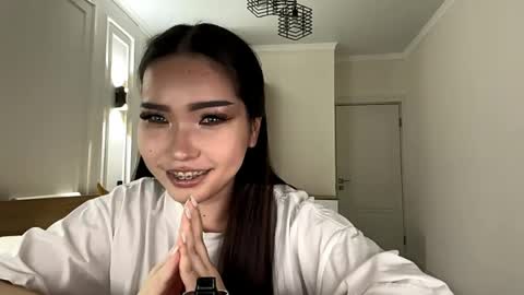 scarlettleszczynski online show from 04.12.26