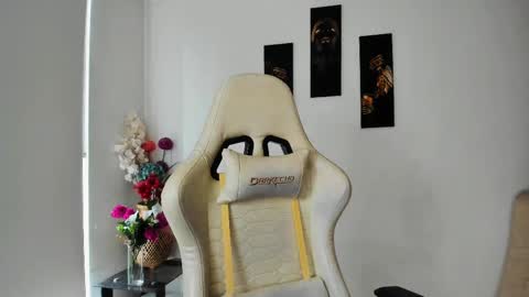 Scarlett online show from 02.13.25